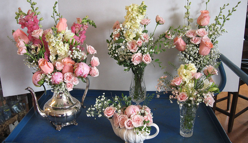 Regency-Wine-and-Flowers-Sudbury-Ontario-high-tea-floral-arrangement-custom-flowers-arranged-in-teapots-made-to-order